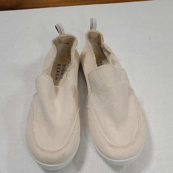Vionic Beach Malubu Womens Cream Slip-On Sneakers Comfort Sz 11 EUC - Picture 1 of 9